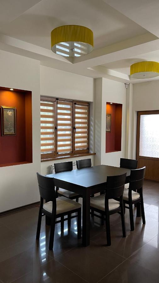 Tita Family House Hotel Gnedin Exterior foto