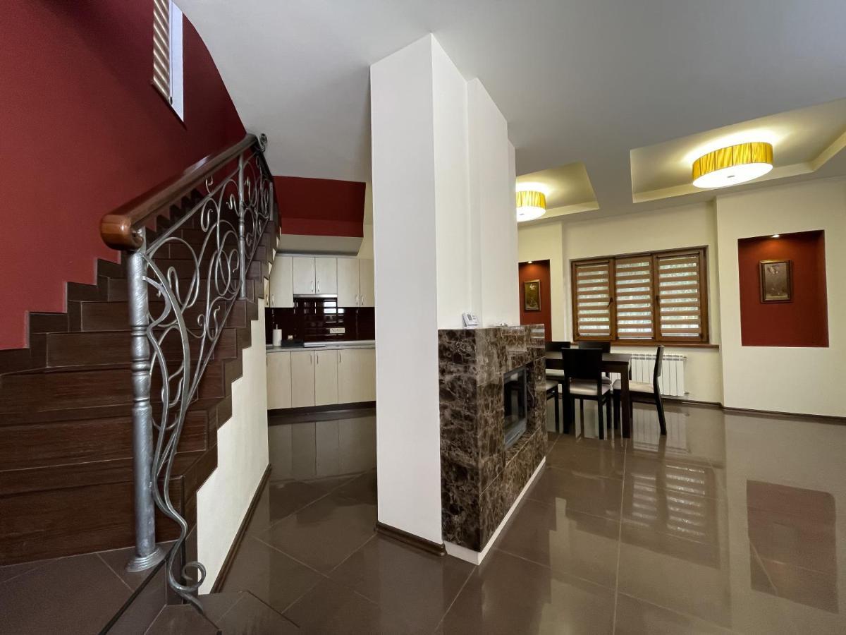 Tita Family House Hotel Gnedin Exterior foto