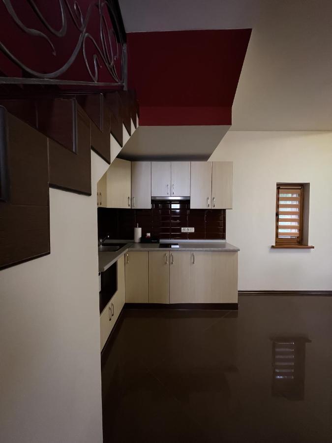 Tita Family House Hotel Gnedin Exterior foto